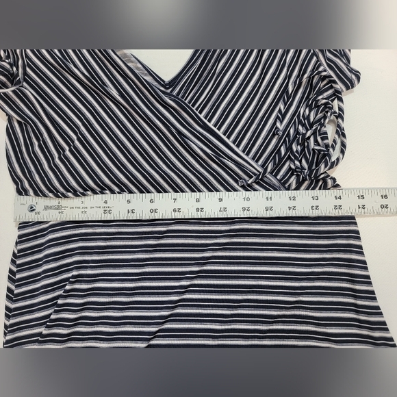 KAILEIGH FOR STITCH FIX Women's Size small navy and white faux wrap mini dress - Picture 5 of 9